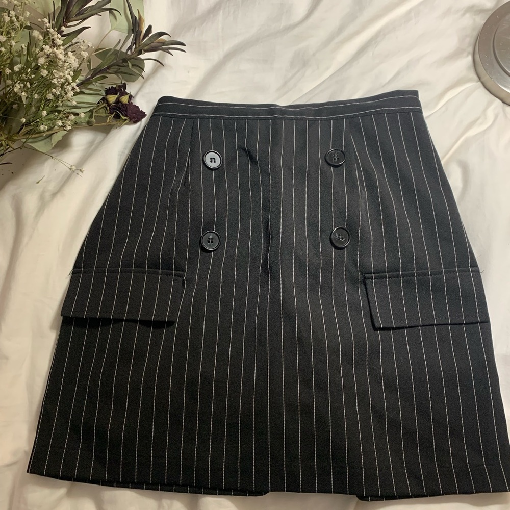 Dress forum pinstriped skirt, size small, super cute business casual
